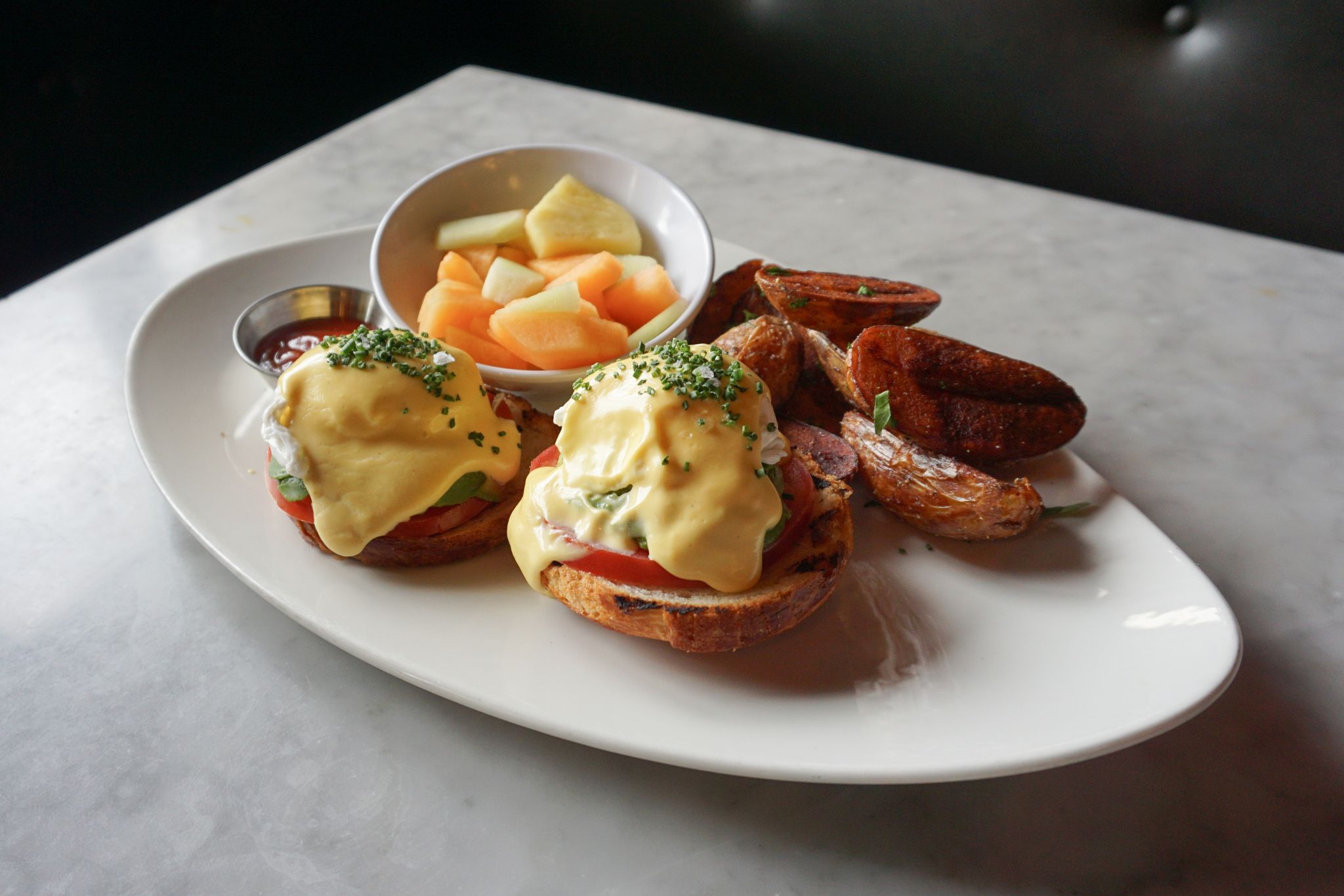 BOTTOMLESS BRUNCH
